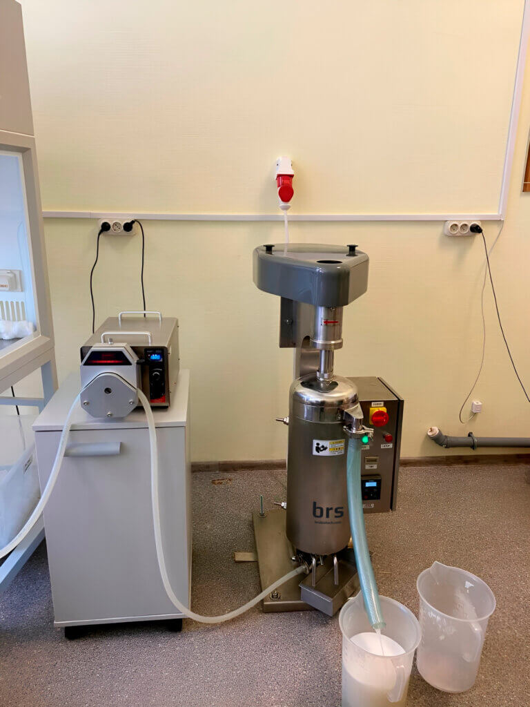 Centrifugeuse tubulaire à grande vitesse