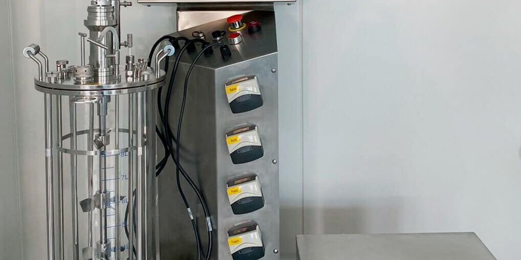 Autoklaverbar bioreaktor 10 L med gasblandningsstation